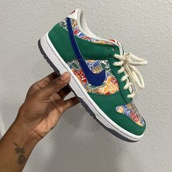 5.5Y Nike Foam Finger Dunks