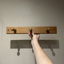 Wood Peg Wall Shelf