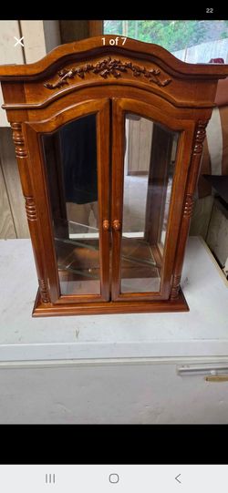 Small wall or table hutch