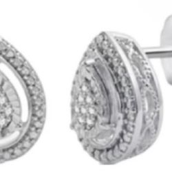 Silver earrings with the necklace