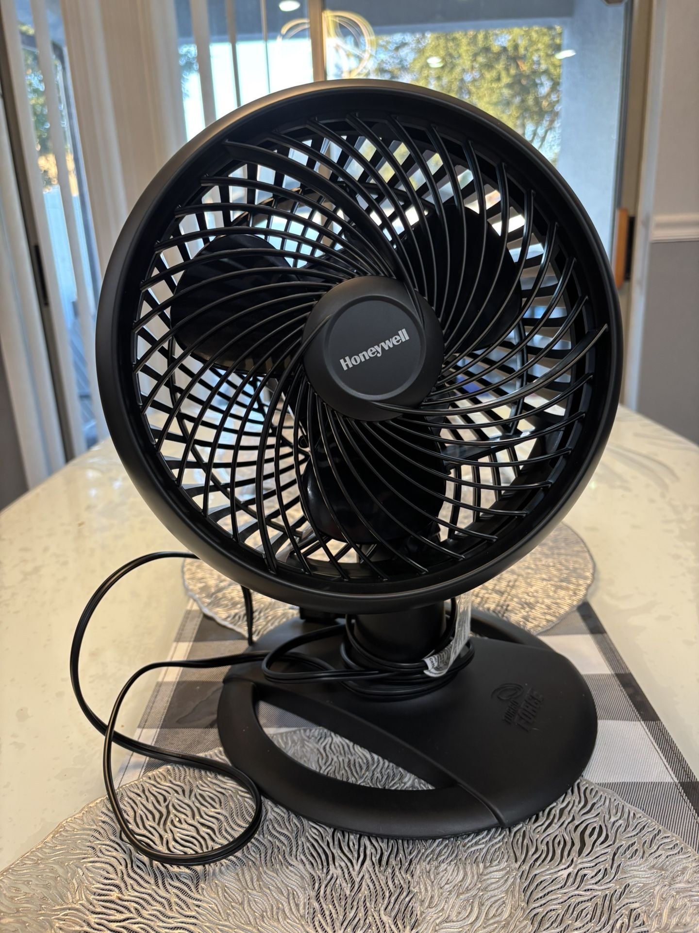 HoneyWell HT906 TurboForce Fan — Quiet, Reliable Cooling!
