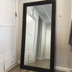 Accent Mirror - Ashley Furniture - great condition