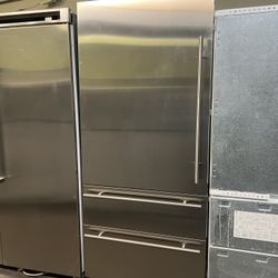 Viking 36”Wide Built In Bottom Freezer 7Series Refrigerator 