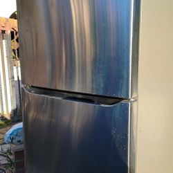 LG refrigerator