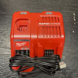 Milwaukee M12 and M18 Rapid Charger