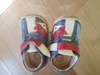 Livie & Luca Toddler shoes size 6