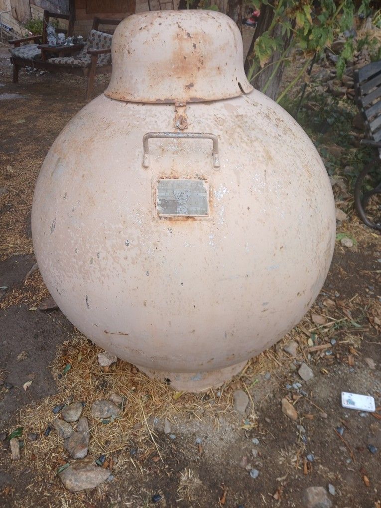 Antique Ocean Or Gas Ball l Metal 1941 Yr.