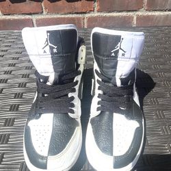 Nike Air Jordan 1 Mid SE Homage Split White Black DR0501-101  Woman’s Size 8.5 slightly used