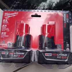 Milwaukee M12 XC3.0 Batteries 