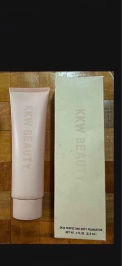 KKW SKIN PERFECTING BODY FOUNDATION. 4 OZ.