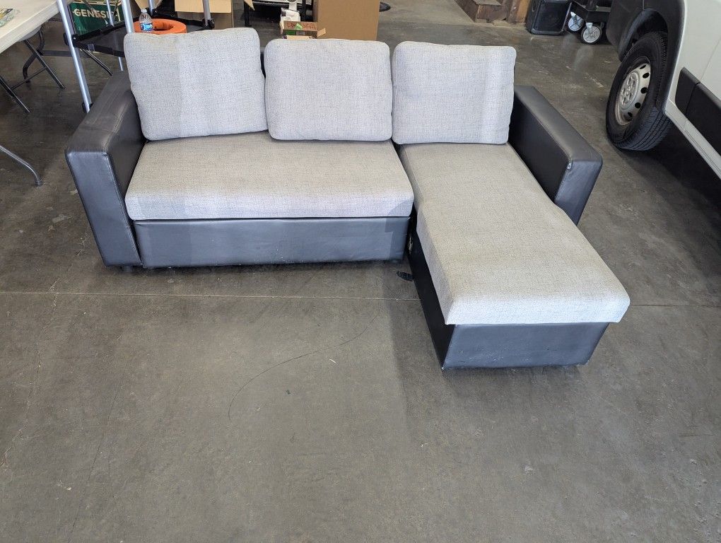 Sectional Pull Out Sleeper