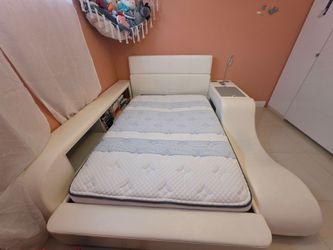 Rooms To Go Kids Kids Regen™ Recharged White Full Bed With Nightstand, Bookcase And Lounger