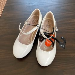 Brand New White Girls Shoes Size 1