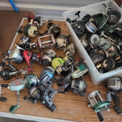 Lot Of Fishing Reels Old 