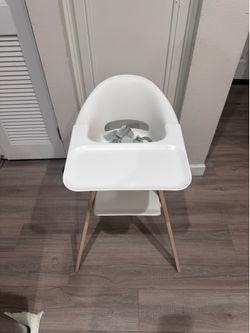 Modern White High Chair with Wood Legs, Tray & Harness