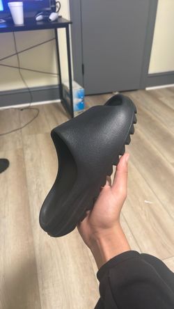 Yeezy slides size 9