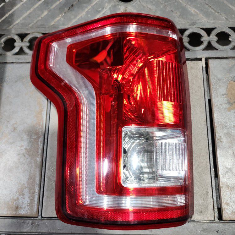 2015 To 2017 Ford F150 Left Tail Light