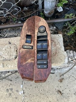 2007/14 Chevy Yukon Suburban Power Window Switch