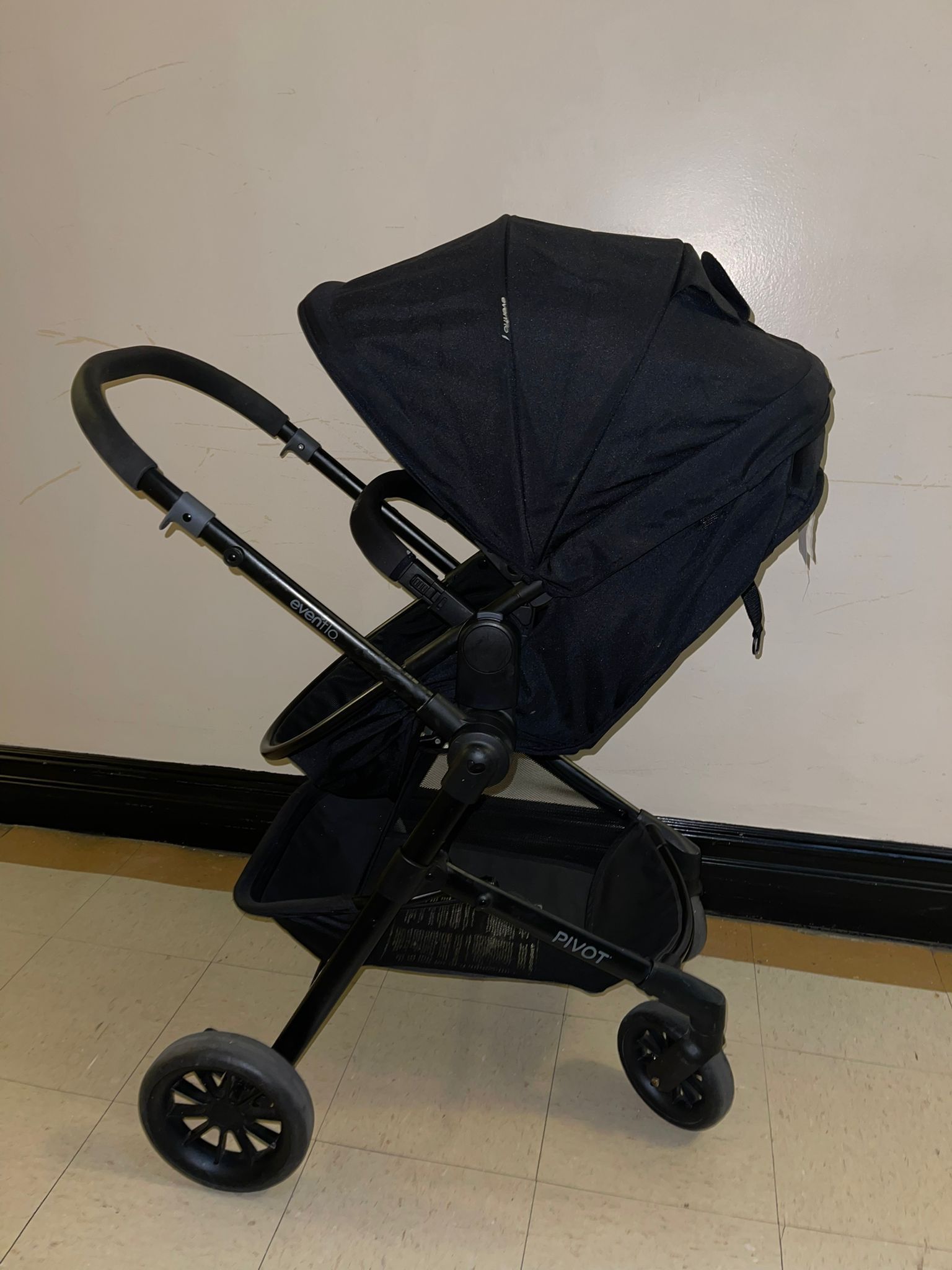 Evenflo stroller Pivot Modular Stroller is the perfect full-size stroller for your needs now and later, by converting to a double! It grows from singl