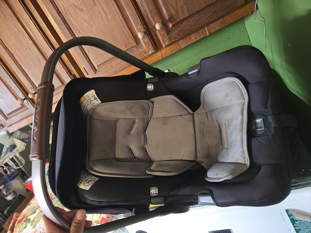 Nuna Pipa Car Seat