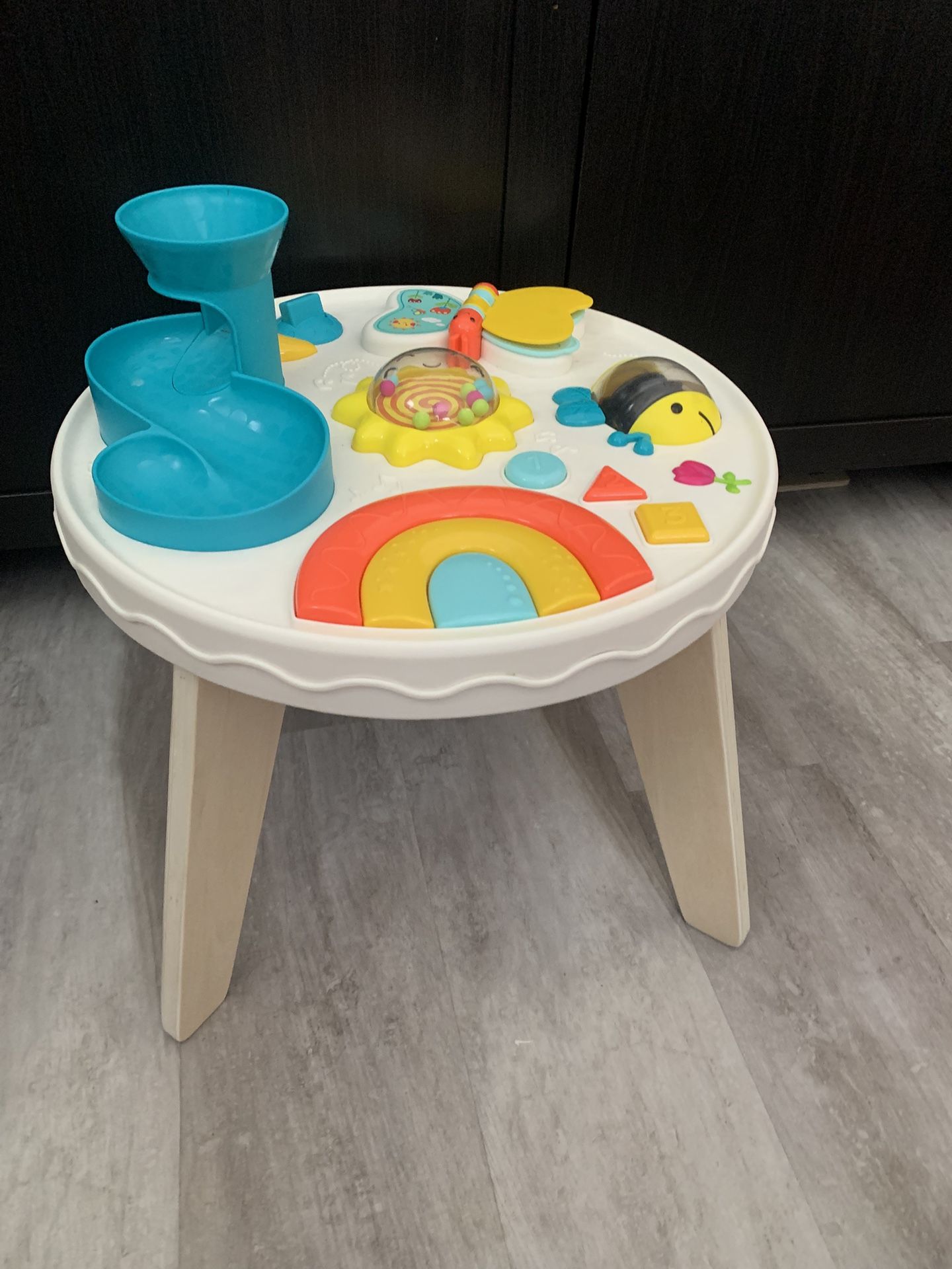 B Toys Activity Table