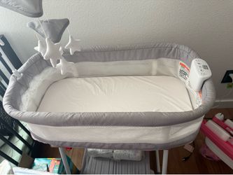 Bedside Bassinet with Music & Mobile