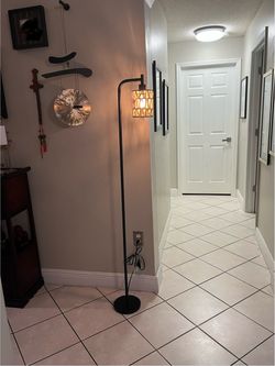 New Black Floor Lamp with Woven Shade, Light 💡 included.