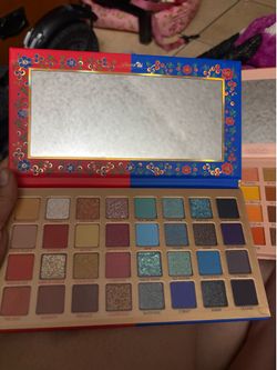 eyeshadow, palette and eyelashes