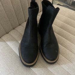 Tom’s Boots