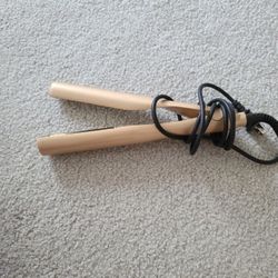 Twisted hair curler