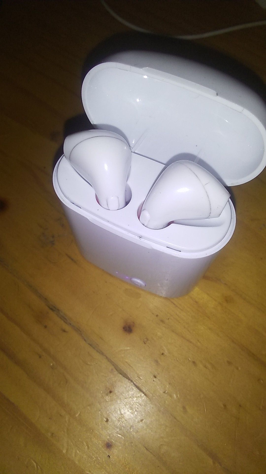 Wireless Bluetooth headphones