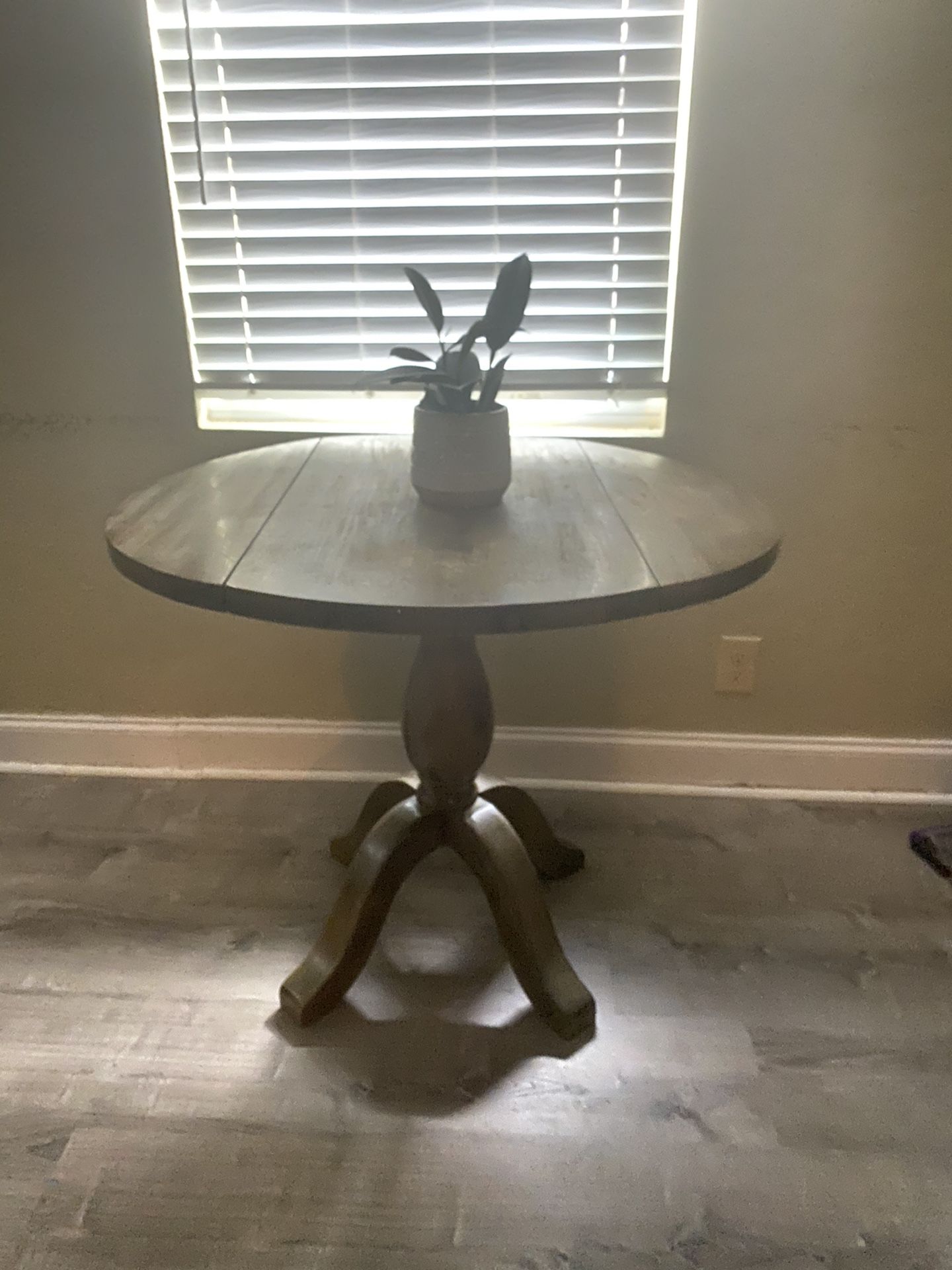 Foldable Round Table