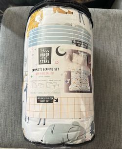 Under the stars complete bedding set with 4 piece sheet set SIZE FULL