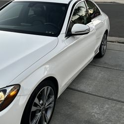 2018 Mercedes C300 Sedan