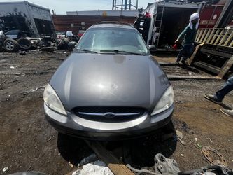 2002 FORD TAURUS (PARTS ONLY)