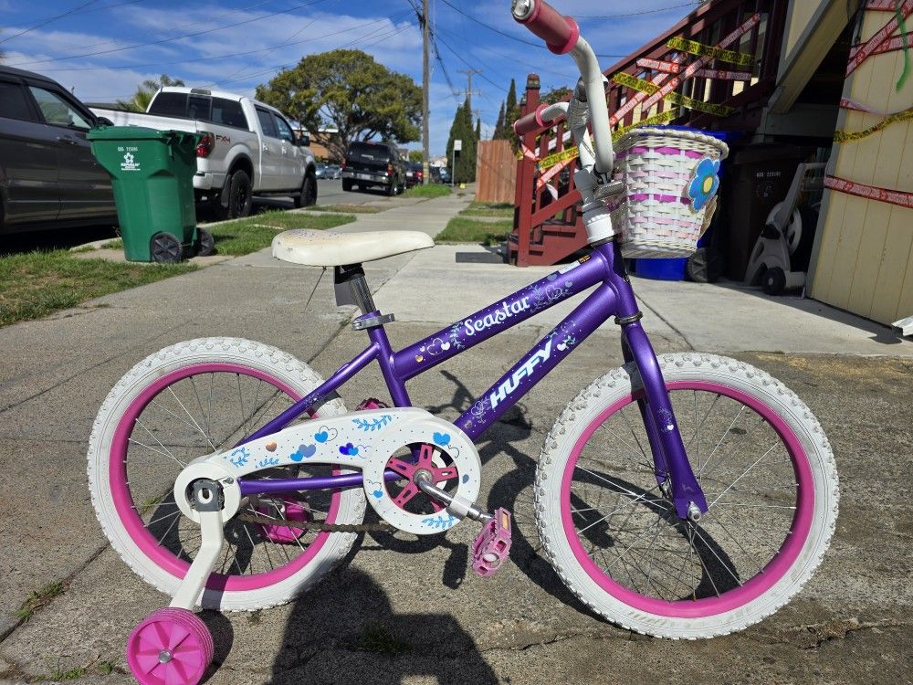 Girls Bike 18" Tires 
Good Condition Ready to Ride 