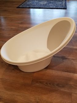 Shnuggle baby bath