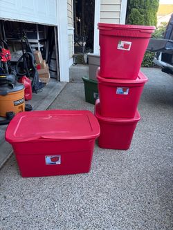 Rubbermaid totes