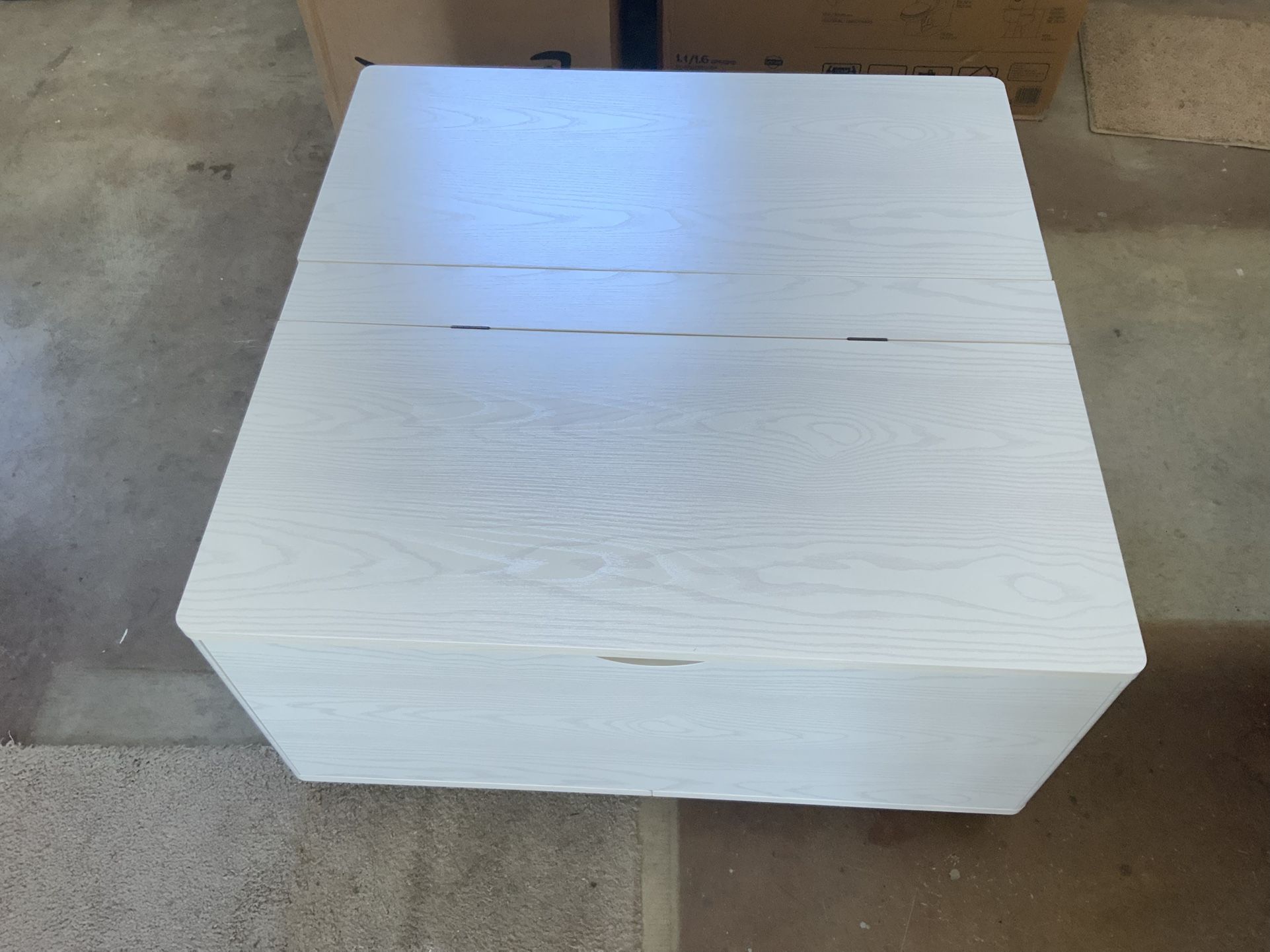 FREE To Gibe Away. Square Lift Top Coffee Table With Hidden Storage ALMOST BRAND NEW 2 MONTHS OLD