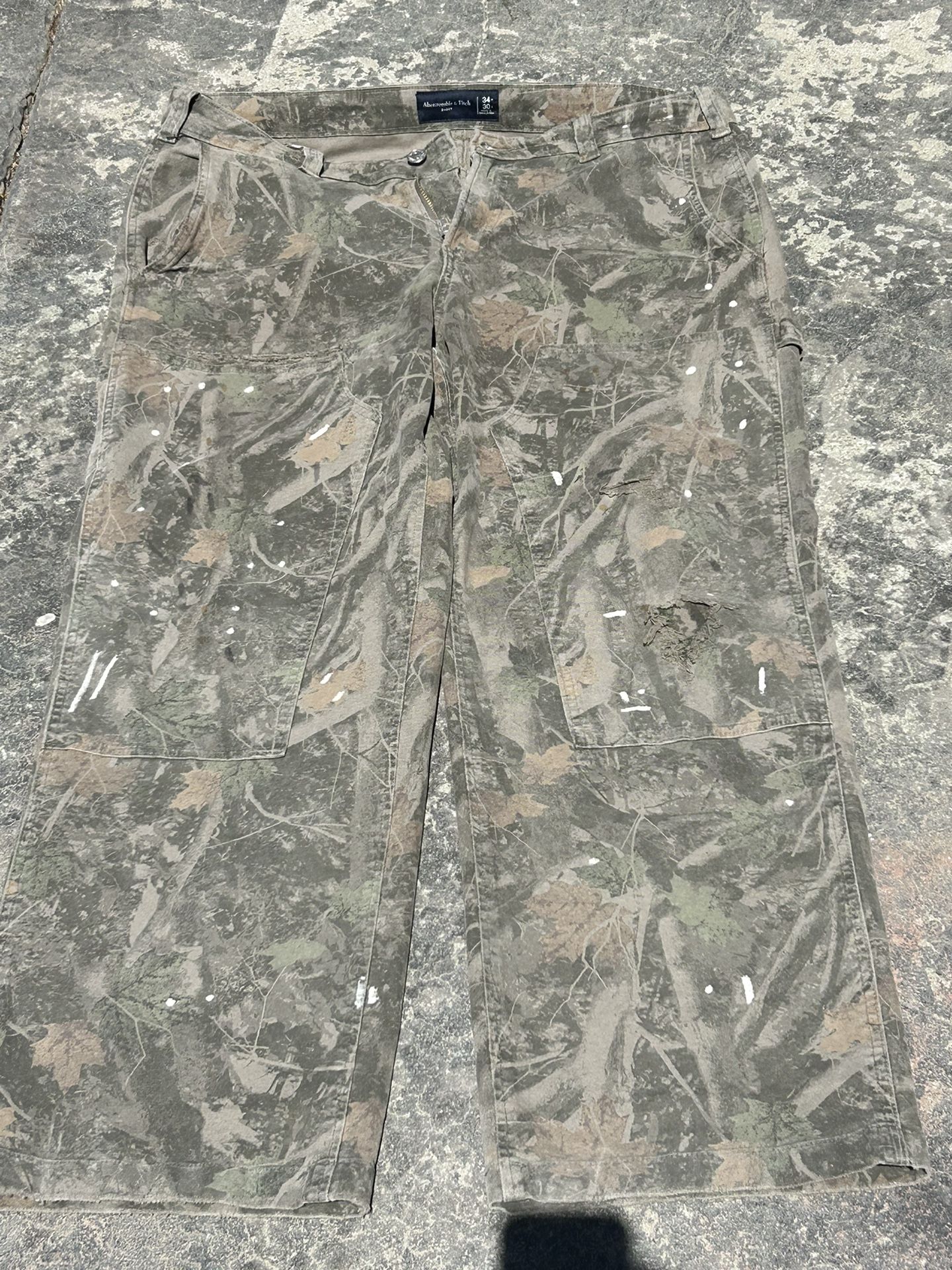 Abercrombie & Fitch Baggy Distressed Camo Workwear Pants