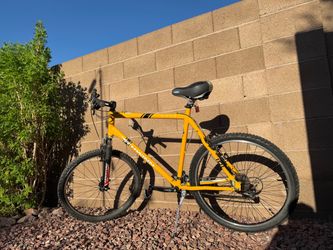 Like new Schwinn Moab mountain bike extra tall
