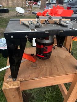 I am selling the machines shown in the photo; woodworking machine, $100