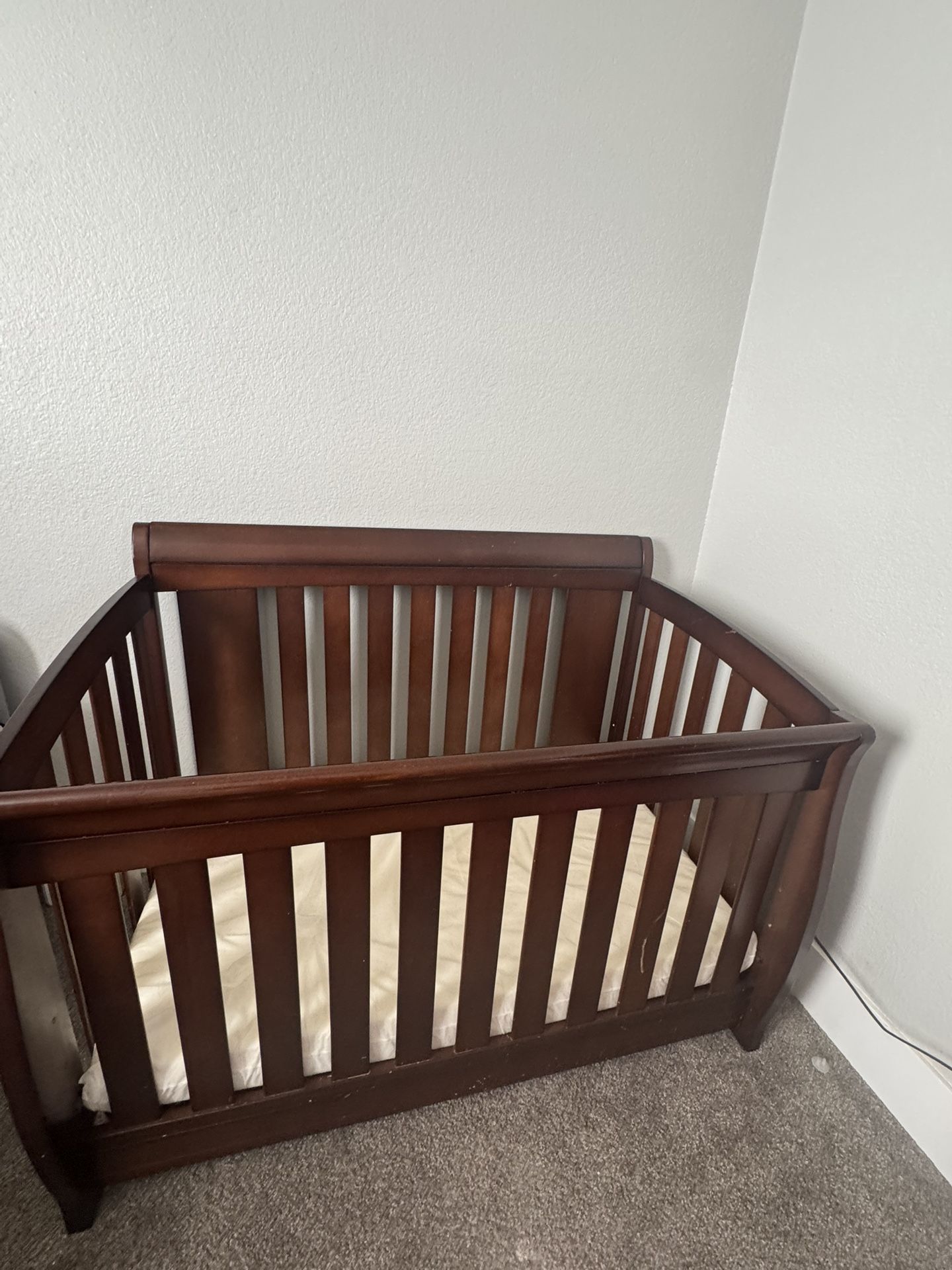 Crib and dresser set