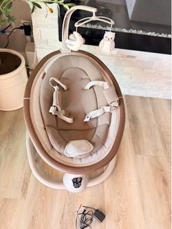 Maxi-COSI Cassia Smart Baby Swinging