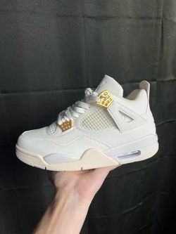 Air Jordan 4 Metallic Gold