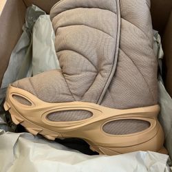 adidas gazelle silver green womens Adidas Khaki Yeezy NSLTD Boot PRE-OWNED  On The Arm