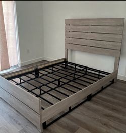 Light Grey Queen bed frame and box spring