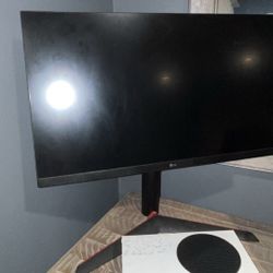 Xbox And Monitor 