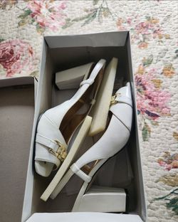Shoe