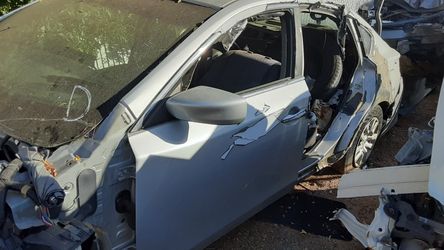 2015 Nissan Altima door